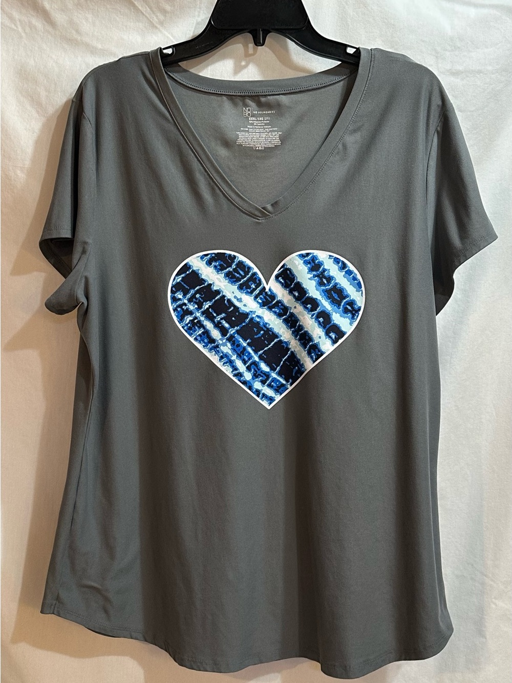 No Boundaries Gray V-Neck Tee with Blue Patterned Heart